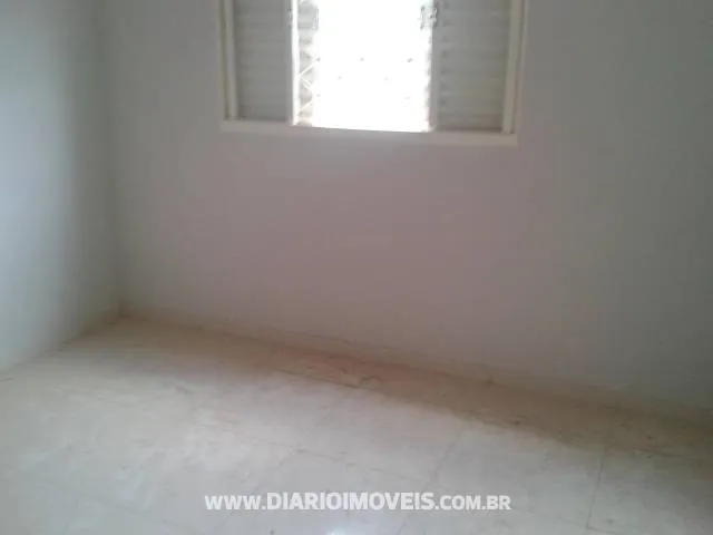 Casa à venda — foto 2 de 3