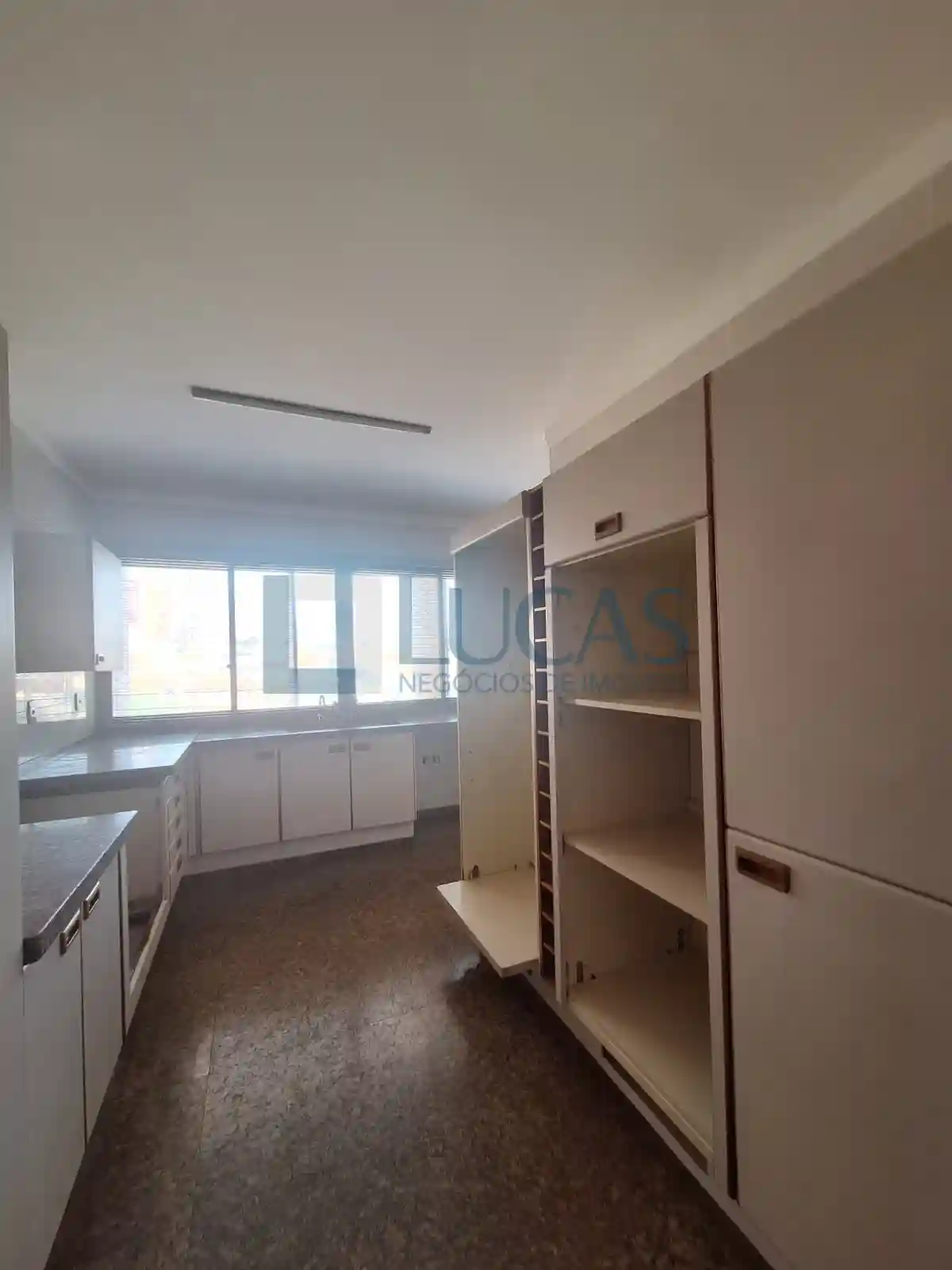 Apartamento com 3 quartos para aluguel, 175m² — foto 23 de 28
