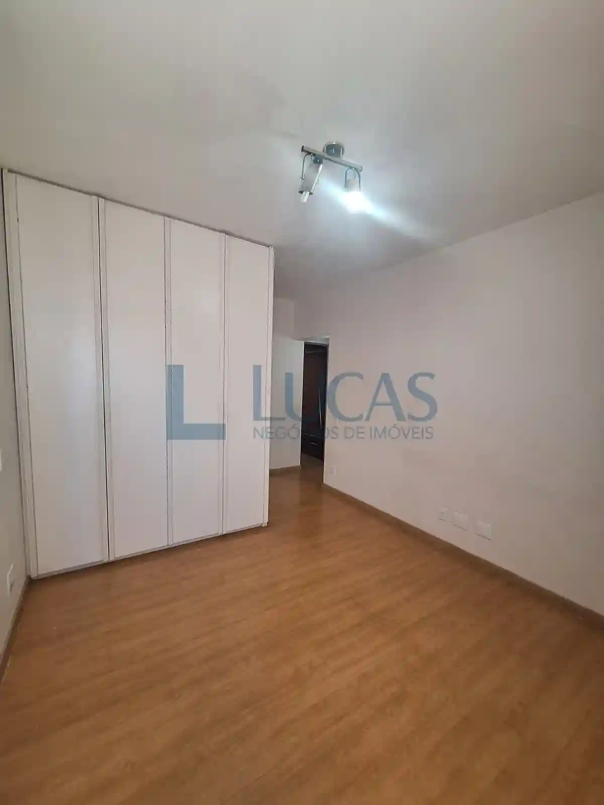 Apartamento com 3 quartos para aluguel, 175m² — foto 9 de 28