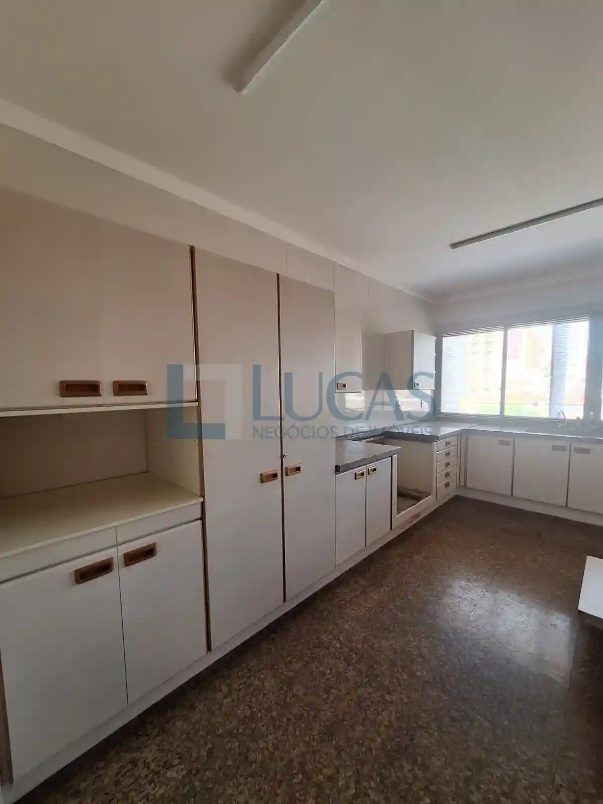 Apartamento com 3 quartos para aluguel, 175m² — foto 27 de 28
