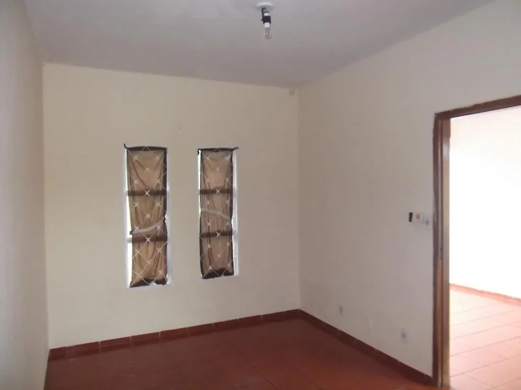 Casa à venda — foto 2 de 2