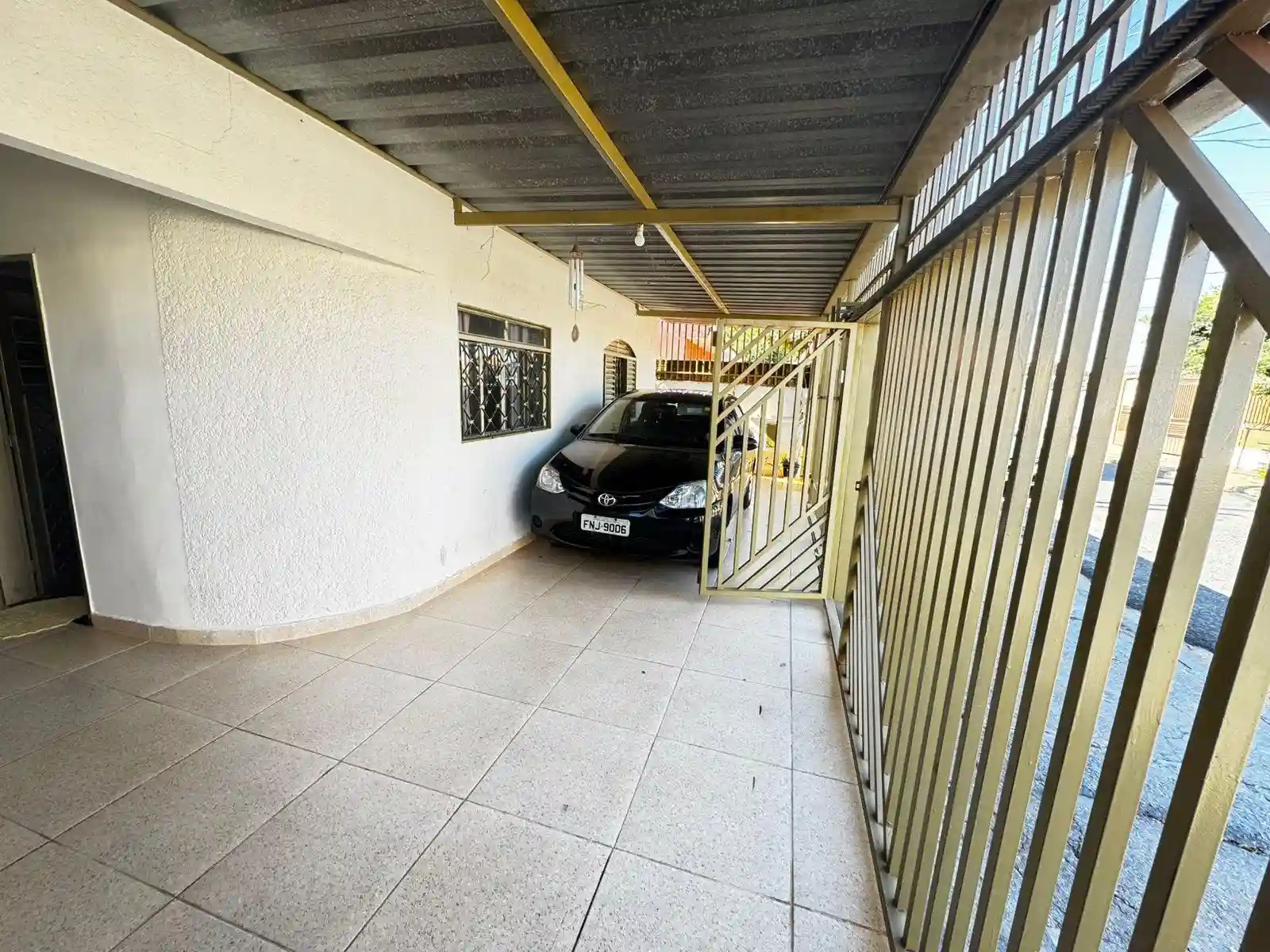 Casa com 3 quartos à venda, 114m² — foto 2 de 15