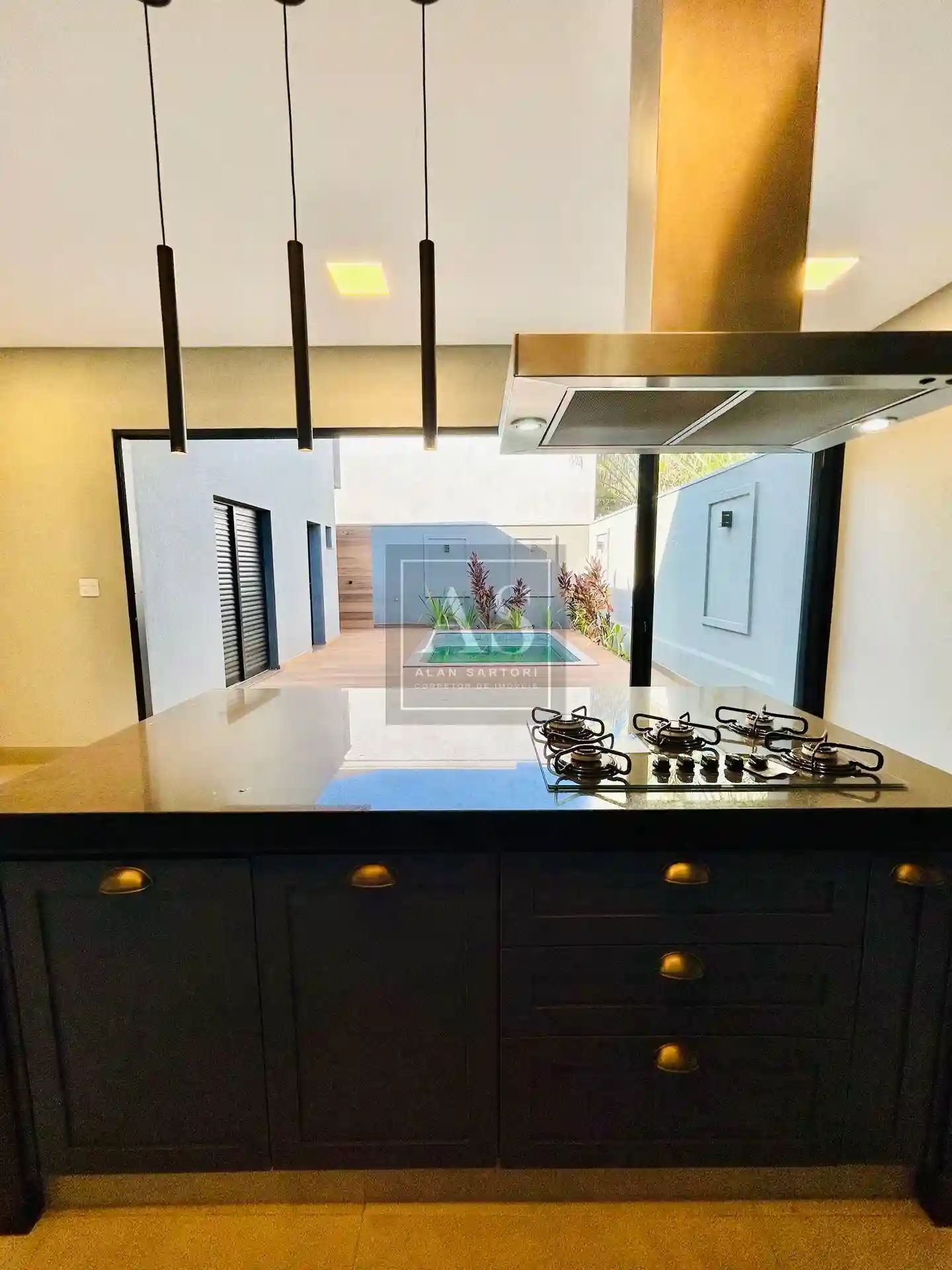 Casa de Condomínio com 3 quartos à venda, 230m² — foto 18 de 38