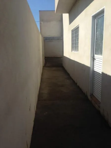 Casa à venda — foto 2 de 2