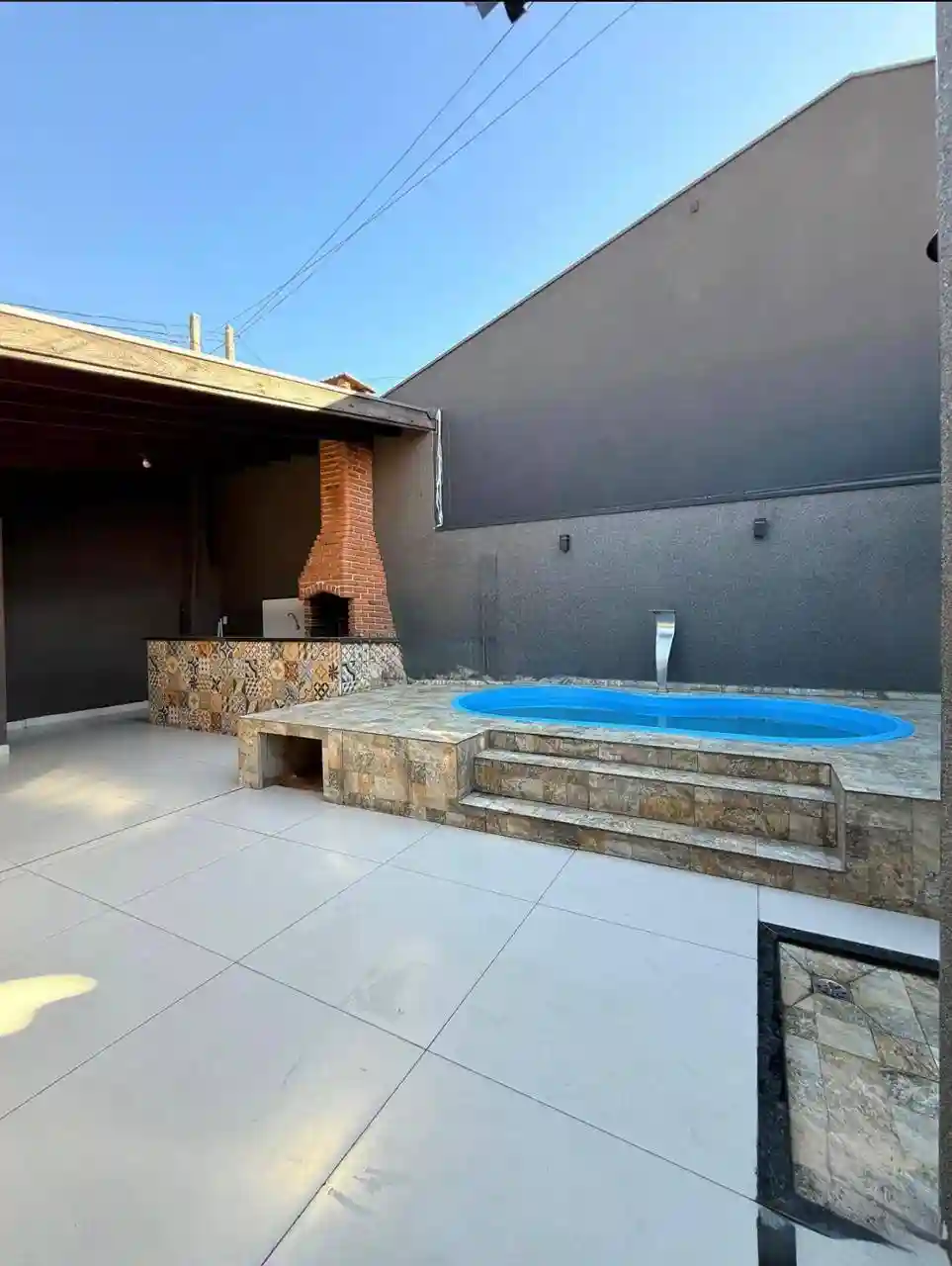 Casa com 2 quartos à venda, 200m² — foto 1 de 17