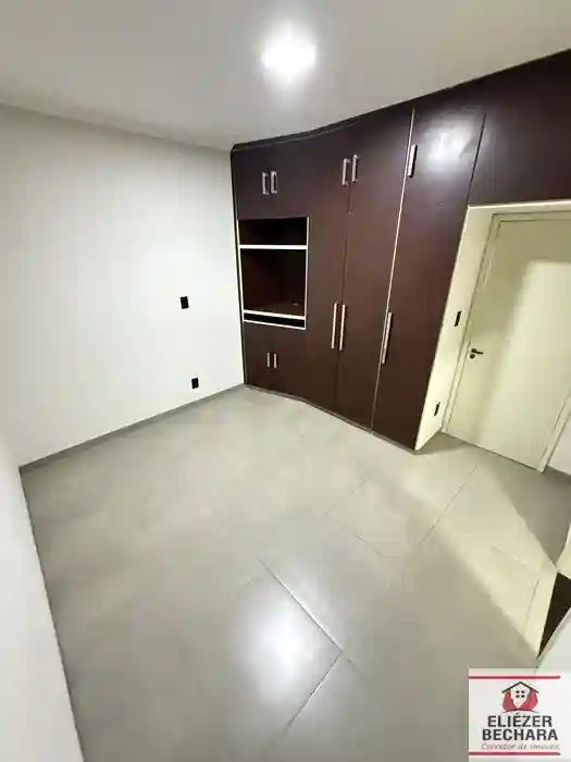 Casa com 2 quartos à venda, 140m² — foto 2 de 25