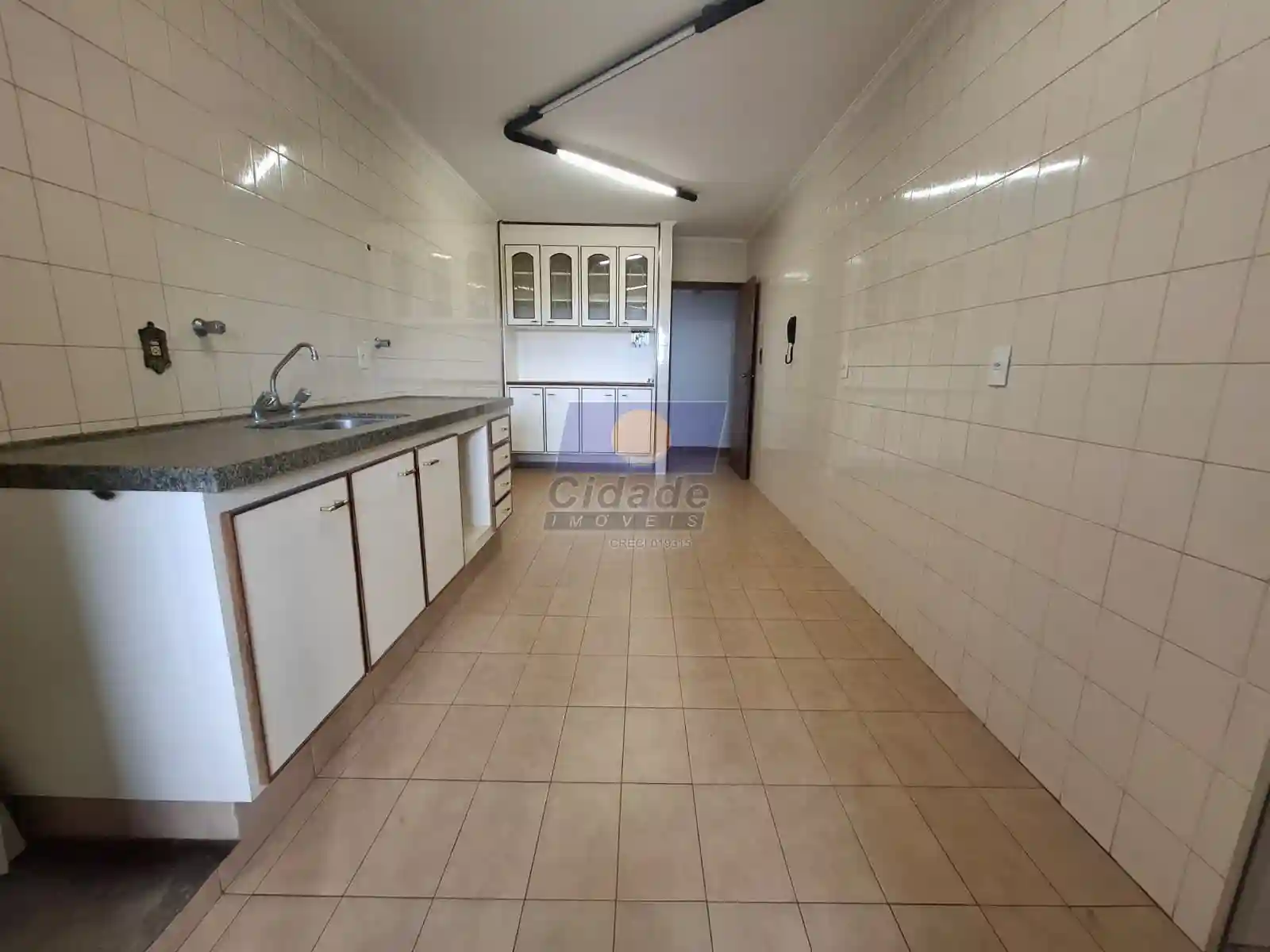 Apartamento com 3 quartos à venda, 140m² — foto 10 de 11