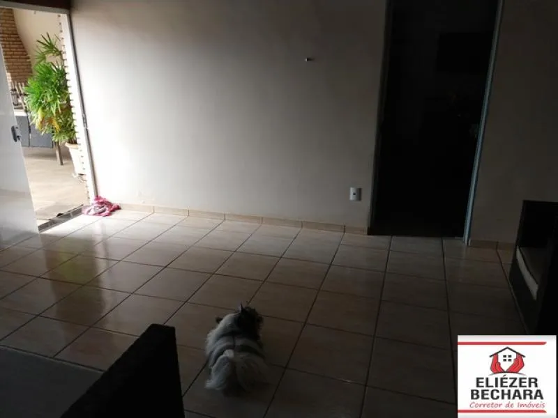 Casa à venda — foto 1 de 5