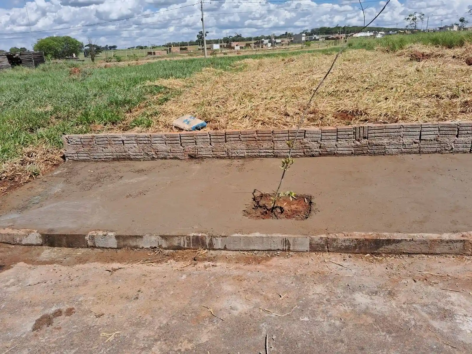 Terreno / Lote / Condomínio  à venda, 160m² — foto 1 de 2