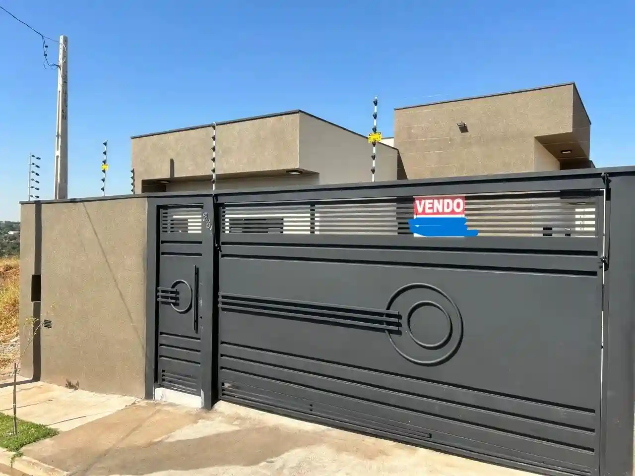 Casa com 3 quartos à venda, 80m² — foto 1 de 18