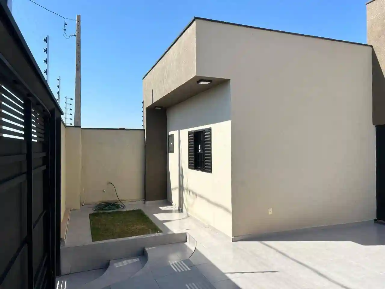 Casa com 3 quartos à venda, 80m² — foto 3 de 18