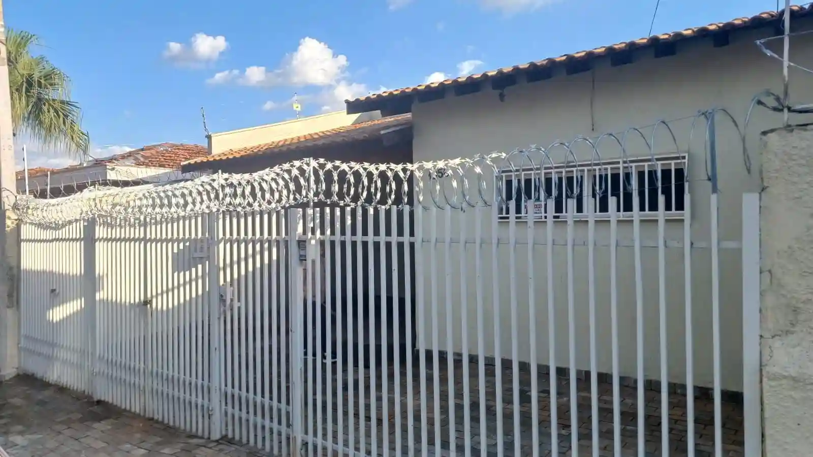 Casa com 3 quartos à venda, 153m² — foto 2 de 19