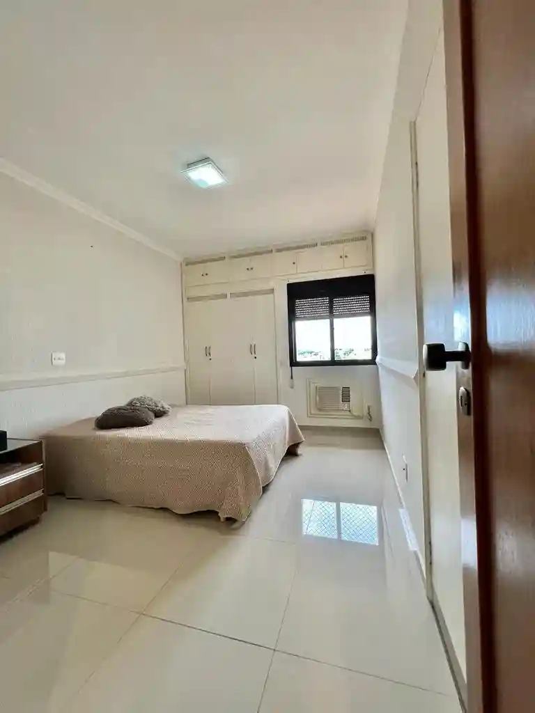 Apartamento com 4 quartos à venda, 240m² — foto 9 de 24