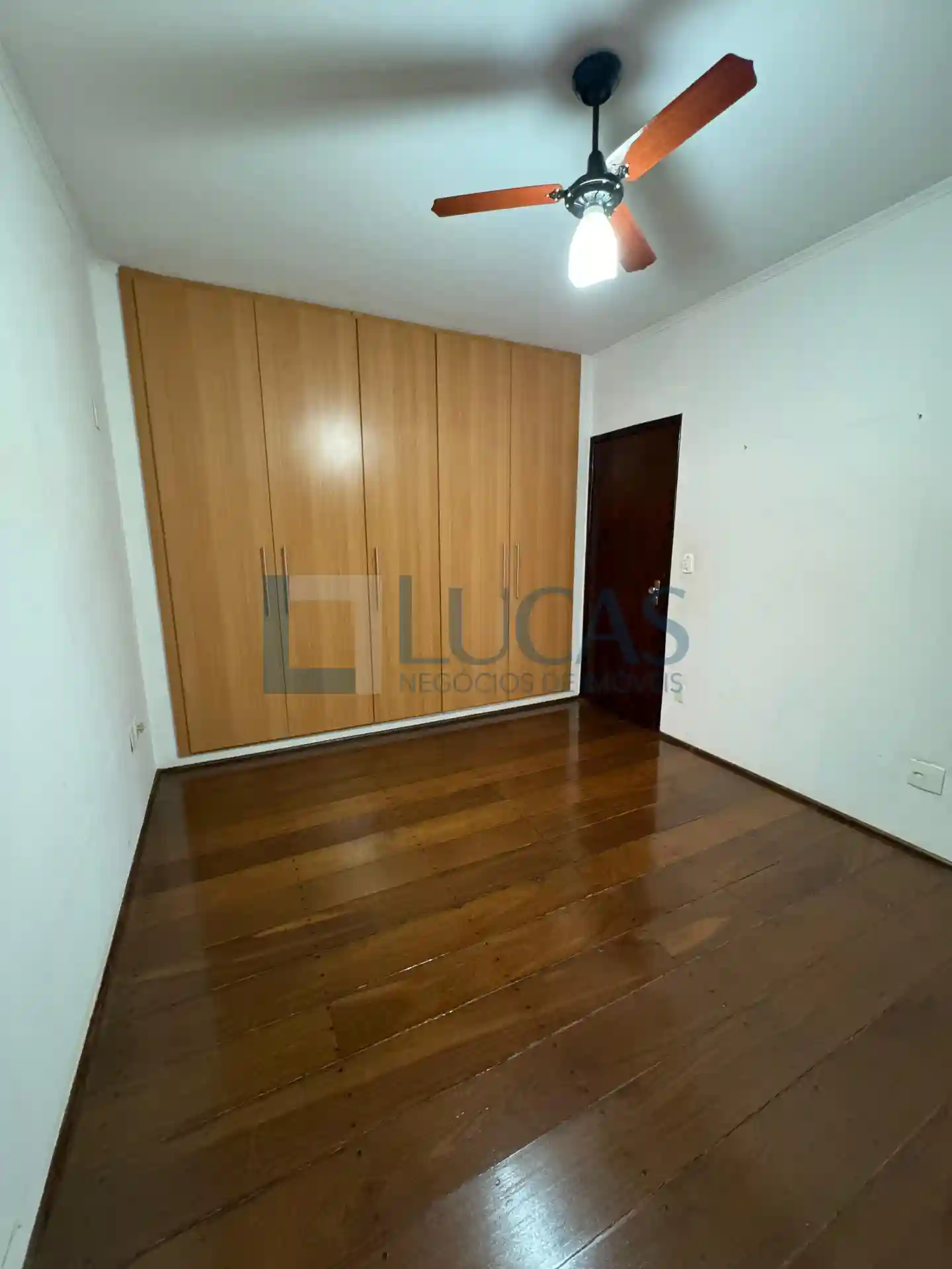 Casa com 3 quartos à venda, 258m² — foto 11 de 13