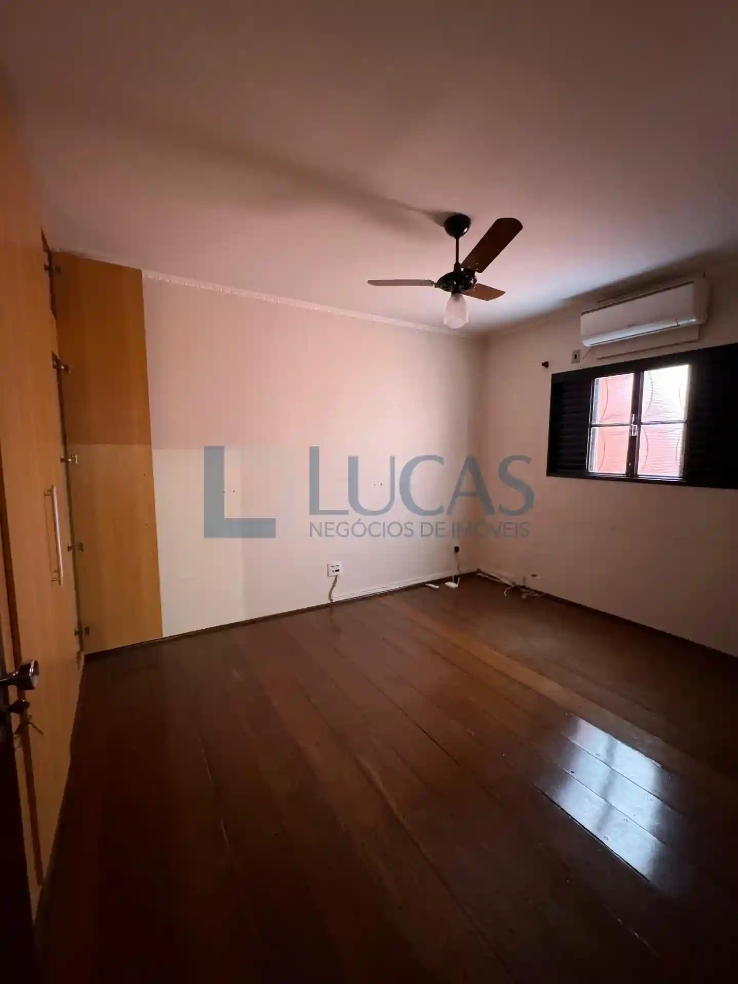 Casa com 3 quartos à venda, 258m² — foto 13 de 13