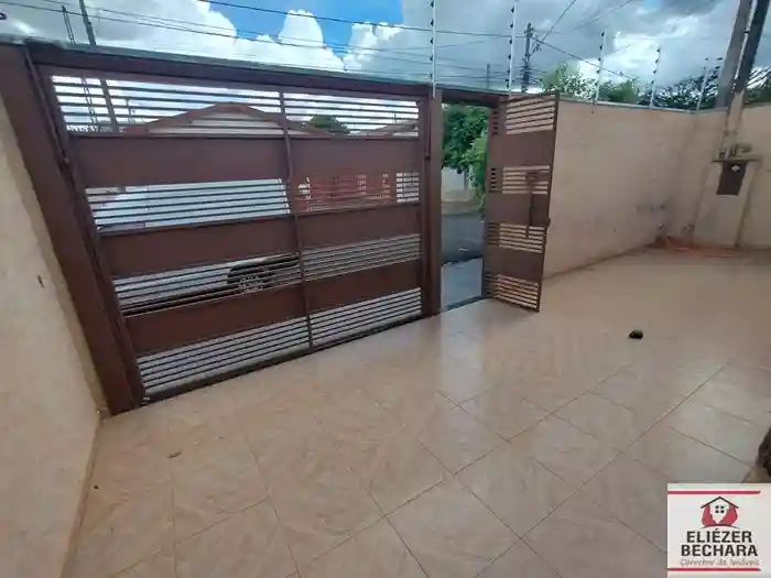Casa com 2 quartos à venda, 100m² — foto 2 de 27