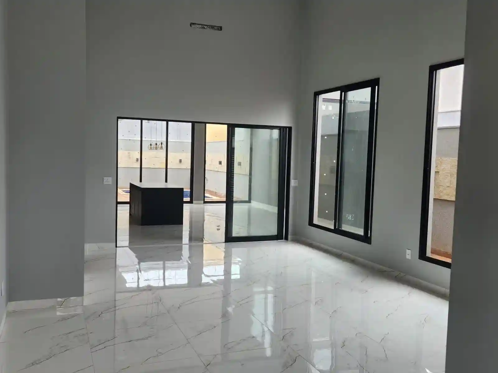 Casa de Condomínio com 3 quartos à venda, 365m² — foto 2 de 23