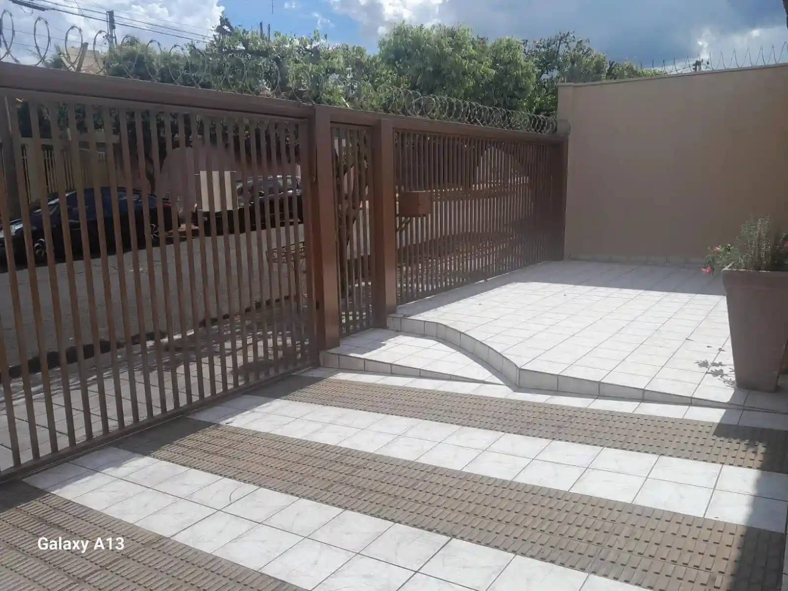 Casa com 3 quartos à venda, 360m² — foto 1 de 19