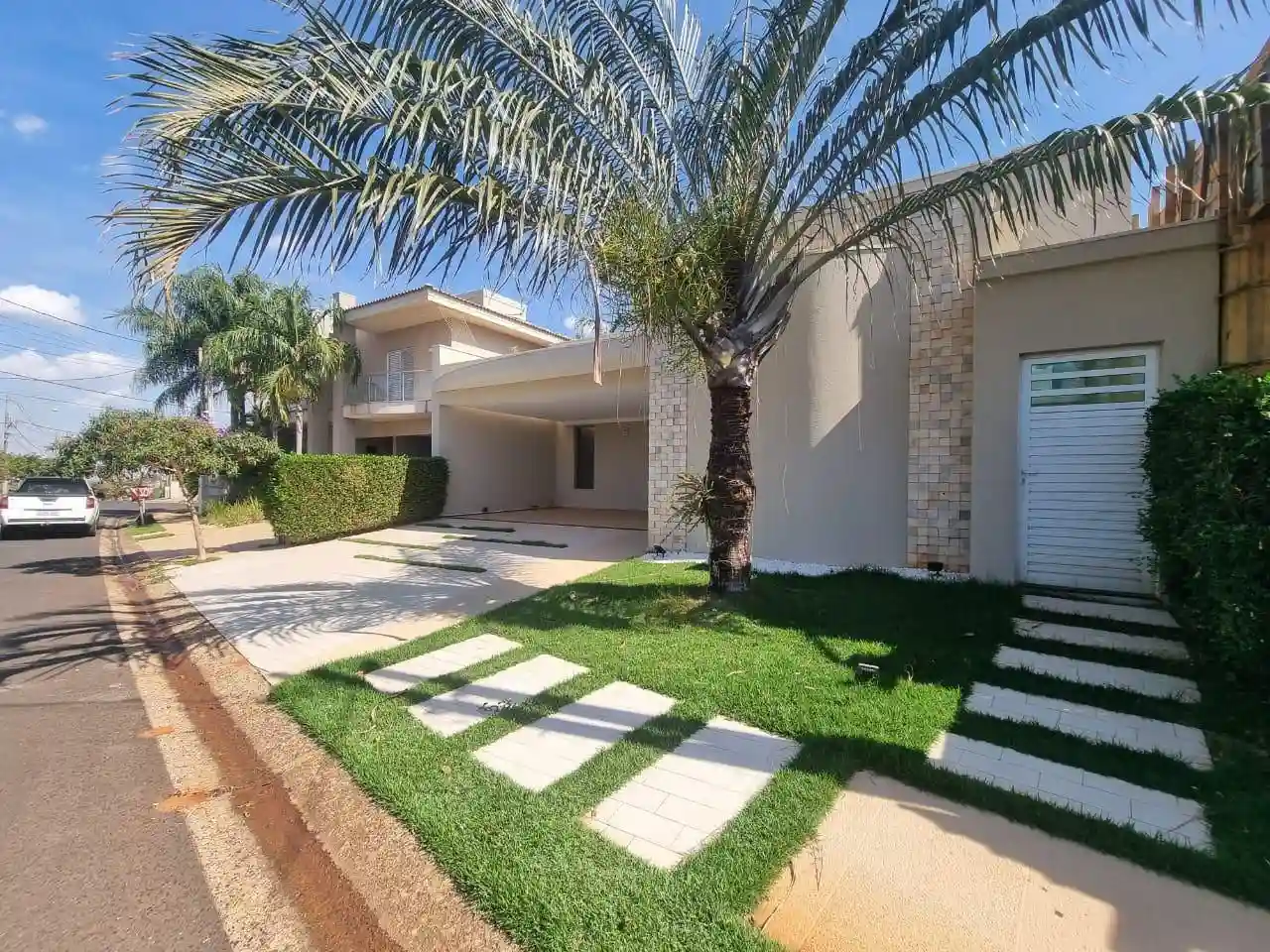 Casa de Condomínio com 3 quartos para aluguel, 240m² — foto 25 de 27