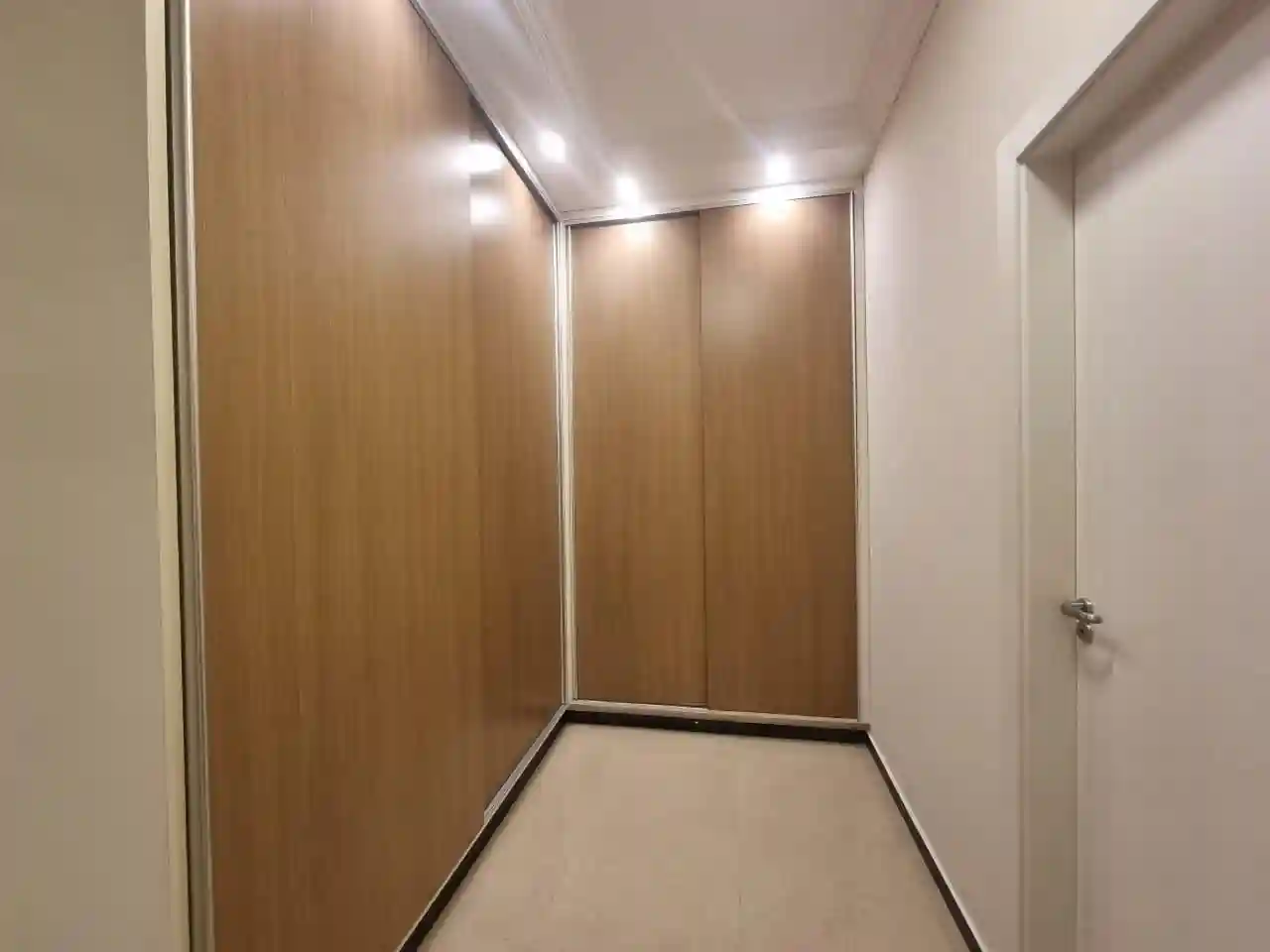 Casa de Condomínio com 3 quartos para aluguel, 240m² — foto 17 de 27