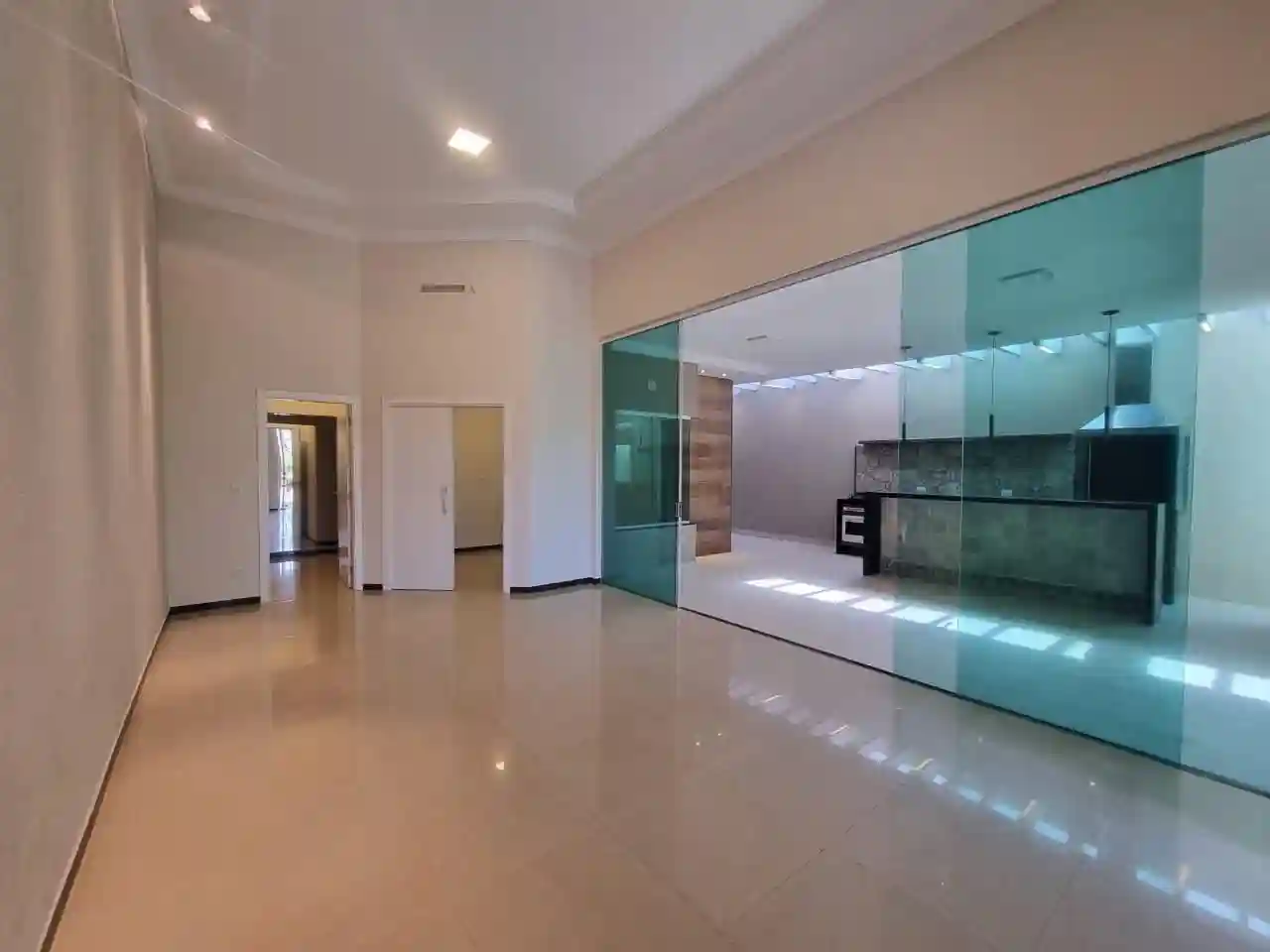 Casa de Condomínio com 3 quartos para aluguel, 240m² — foto 27 de 27