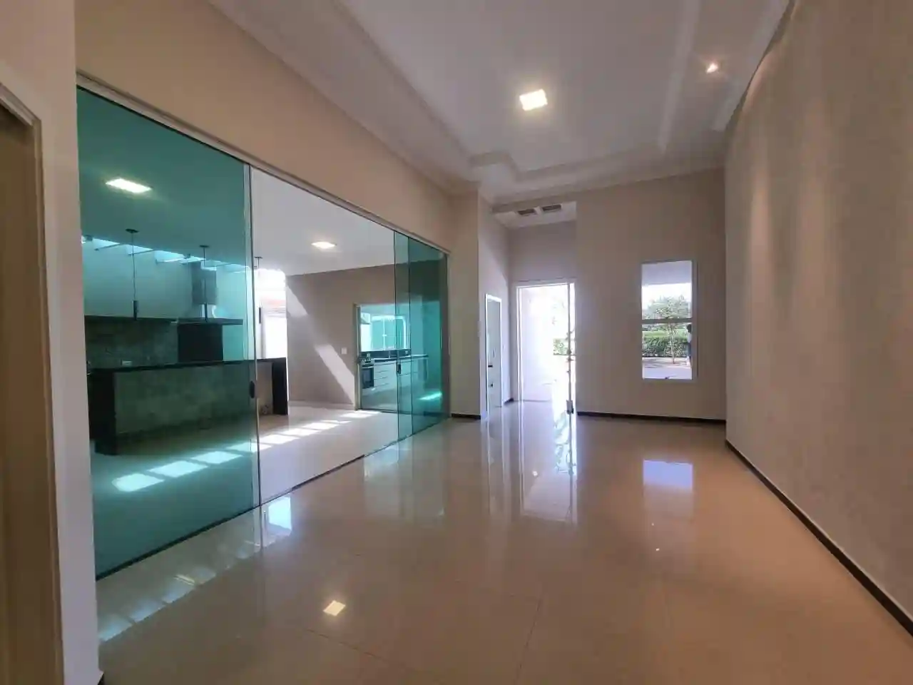 Casa de Condomínio com 3 quartos para aluguel, 240m² — foto 9 de 27