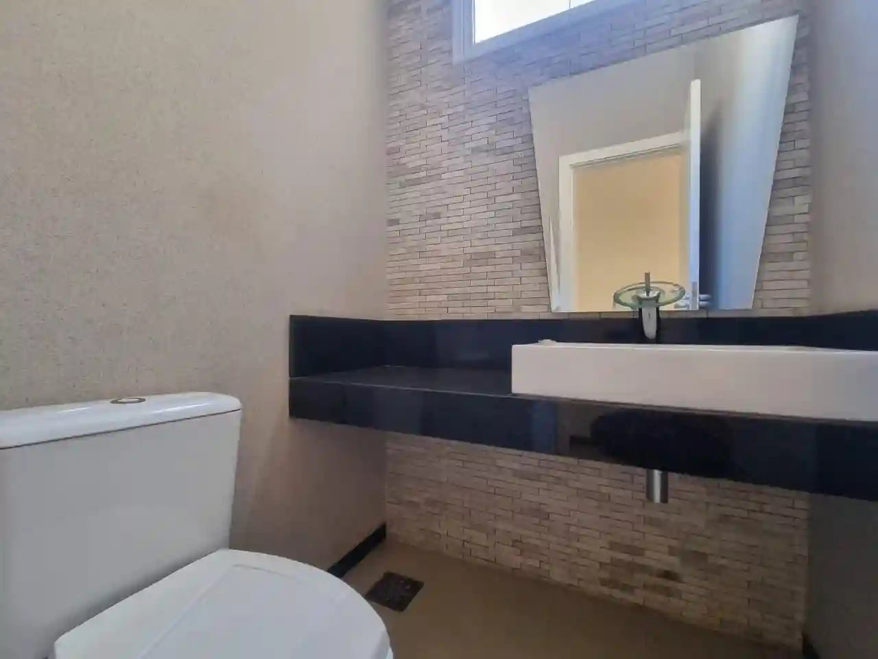 Casa de Condomínio com 3 quartos para aluguel, 240m² — foto 22 de 27