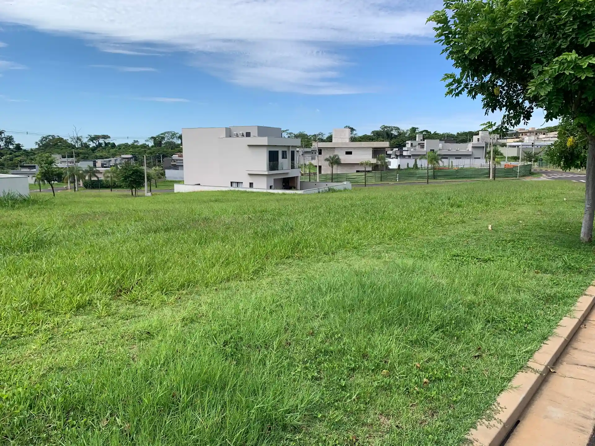 Terreno / Lote / Condomínio  à venda, 302m² — foto 12 de 17