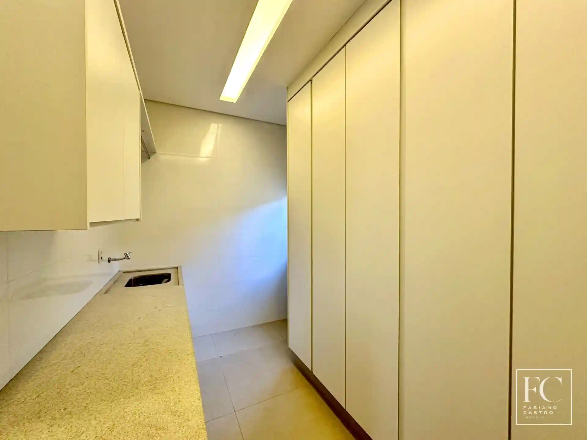 Casa de Condomínio com 3 quartos à venda, 292m² — foto 15 de 29