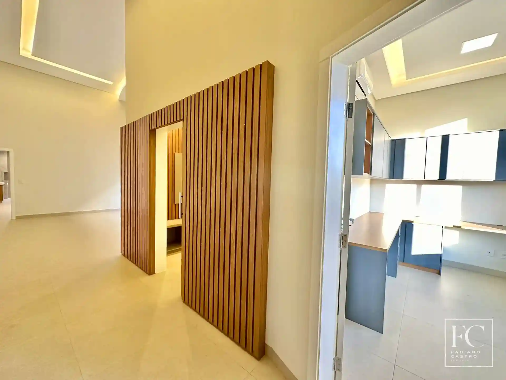 Casa de Condomínio com 3 quartos à venda, 292m² — foto 2 de 29