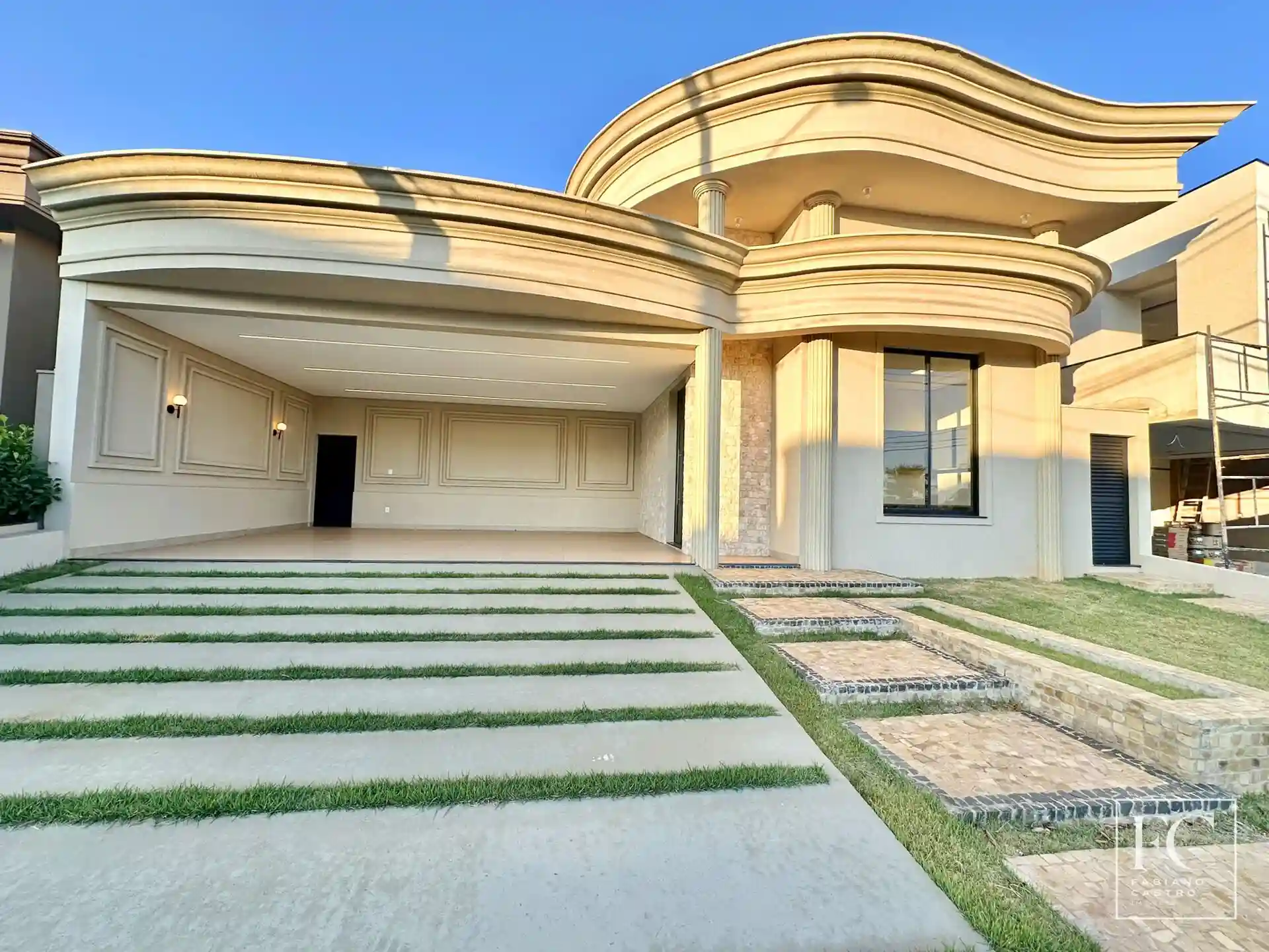 Casa de Condomínio com 3 quartos à venda, 292m² — foto 1 de 29