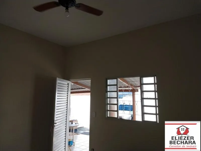 Casa à venda — foto 8 de 11