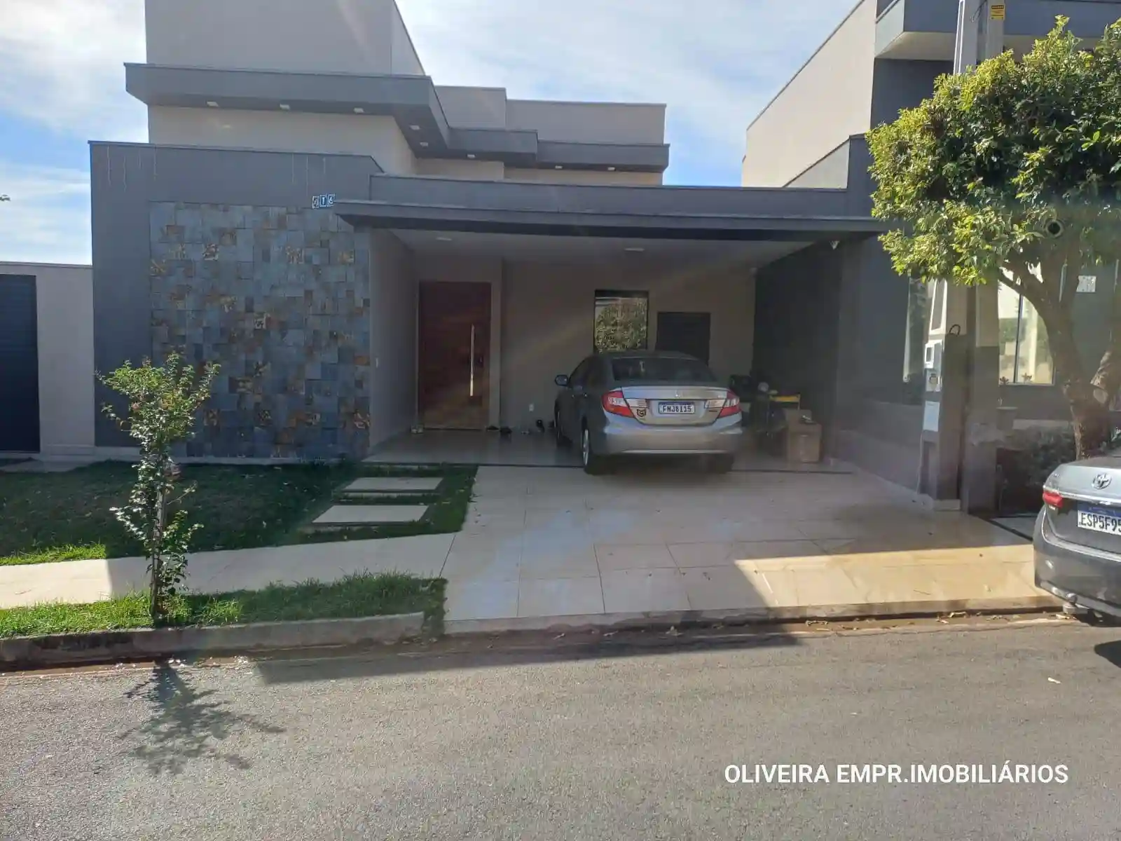 Casa de Condomínio com 3 quartos à venda, 253m² — foto 1 de 14