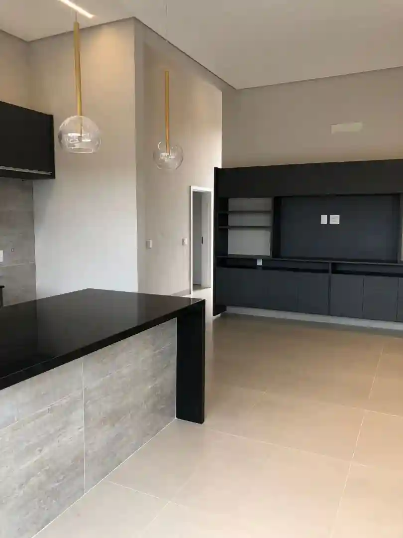 Casa de Condomínio com 3 quartos à venda, 276m² — foto 2 de 7