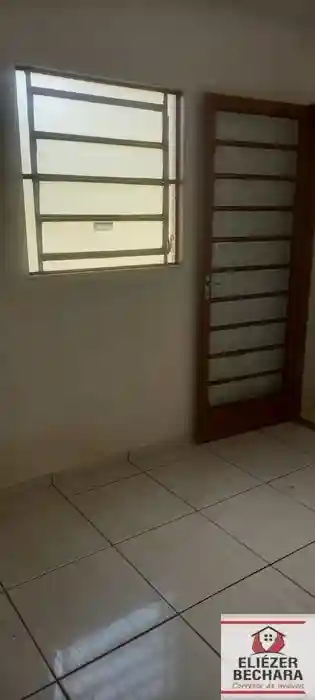 Casa com 2 quartos à venda, 80m² — foto 2 de 8