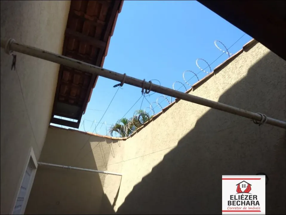 Casa à venda — foto 5 de 10