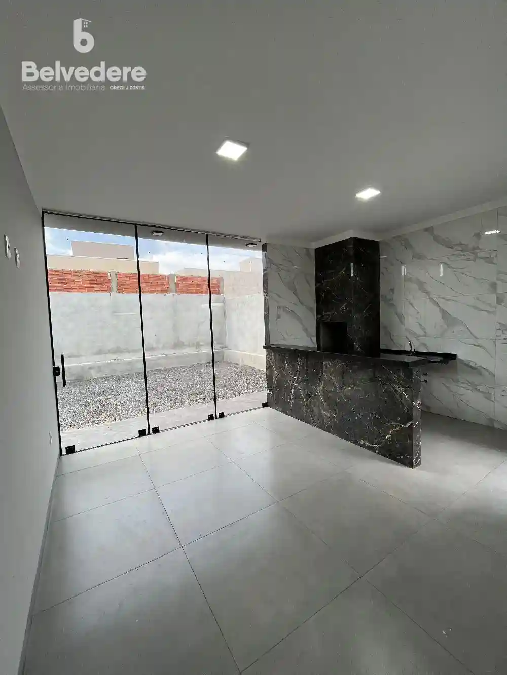 Casa com 2 quartos à venda, 80m² — foto 1 de 7