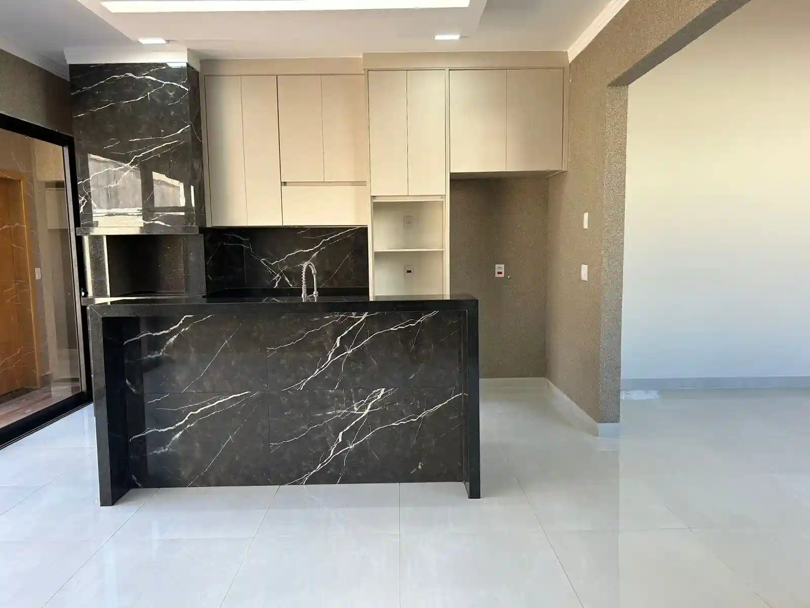 Casa de Condomínio com 3 quartos à venda, 275m² — foto 8 de 21