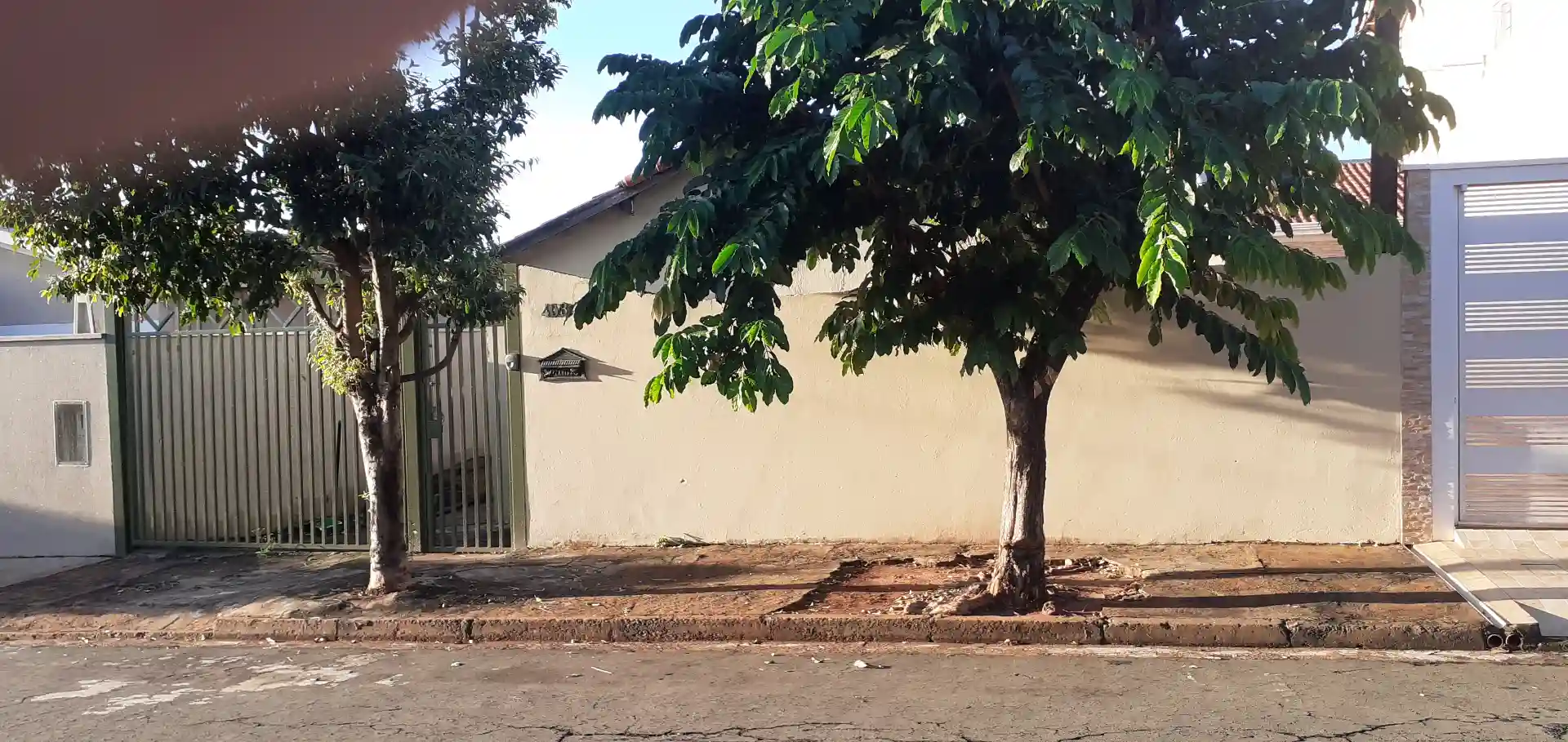 Casa com 4 quartos à venda, 242m² — foto 2 de 25