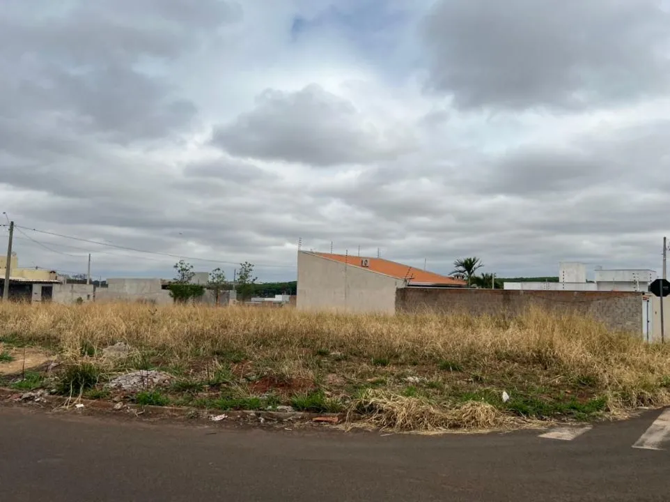 Terreno / Lote / Condomínio à venda — foto 2 de 3