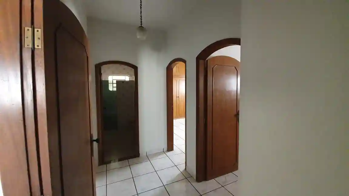 Casa com 3 quartos à venda, 224m² — foto 3 de 20