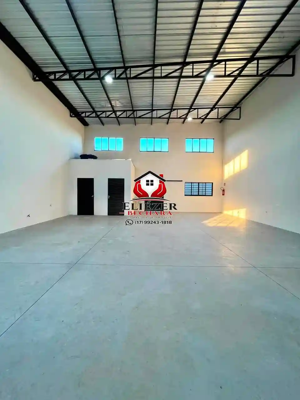 Loja / Salão / Ponto Comercial à venda, 122m² — foto 1 de 13