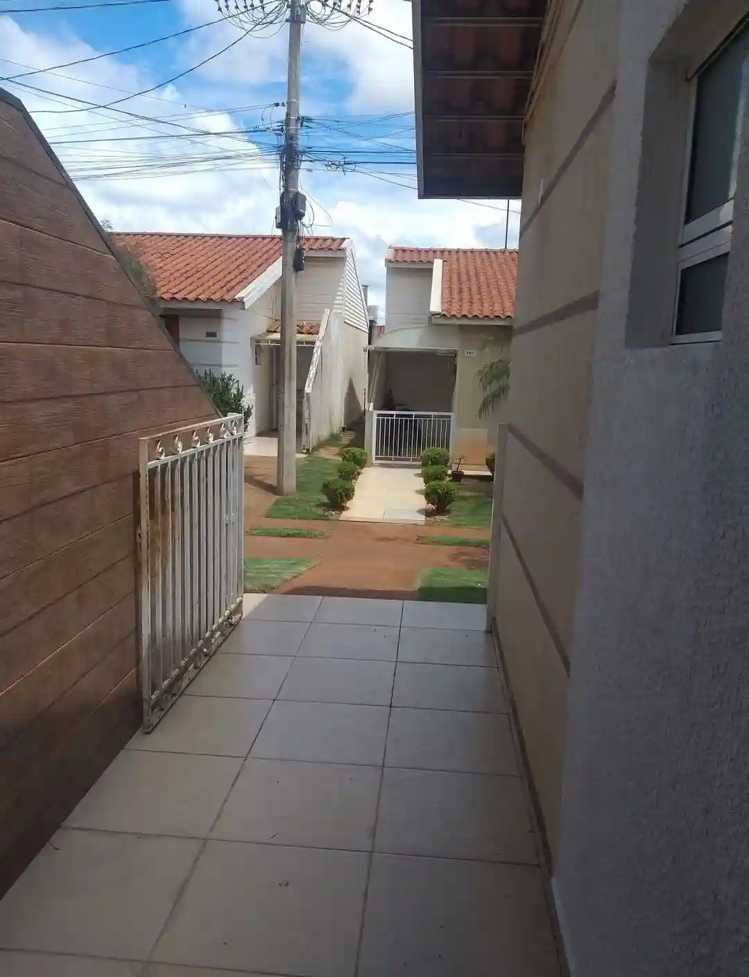 Casa de Condomínio com 2 quartos à venda, 65m² — foto 2 de 28