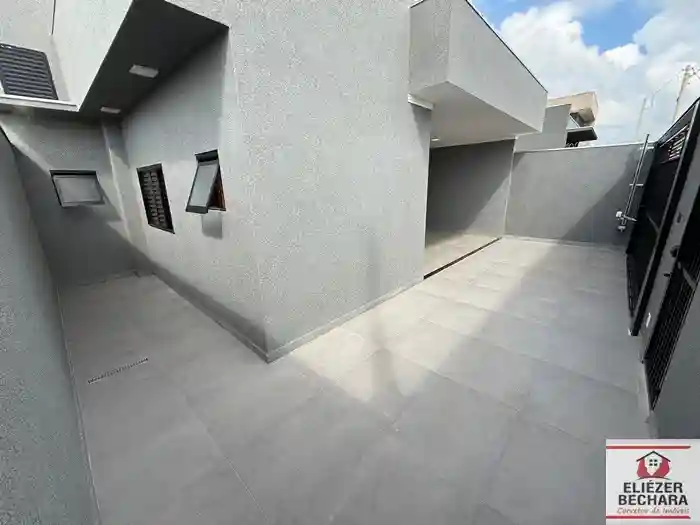 Casa com 3 quartos à venda, 105m² — foto 2 de 18