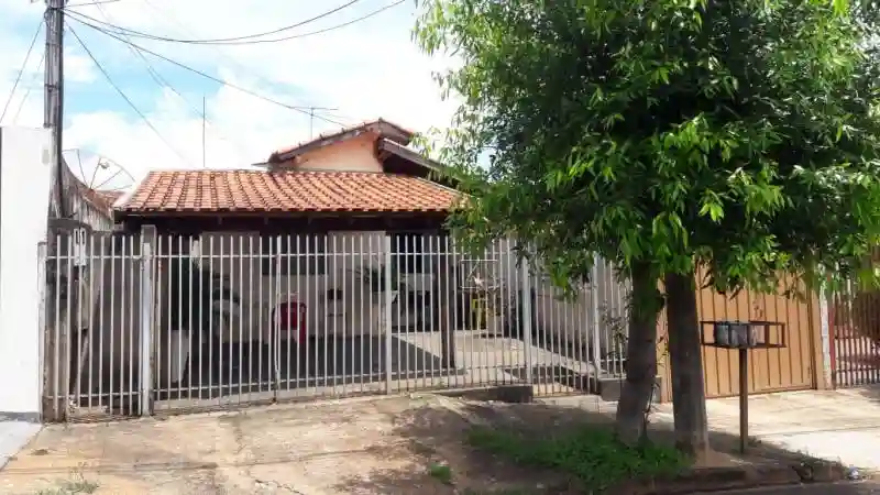 Casa à venda — foto 1 de 2
