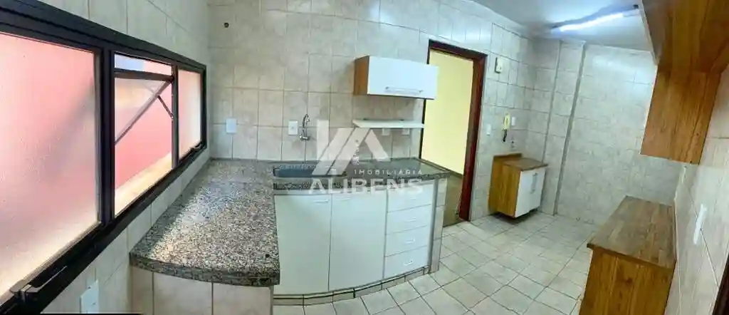 Apartamento com 3 quartos à venda, 108m² — foto 3 de 9