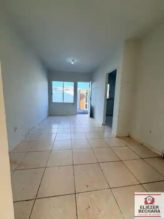 Casa com 2 quartos à venda, 58m² — foto 1 de 8