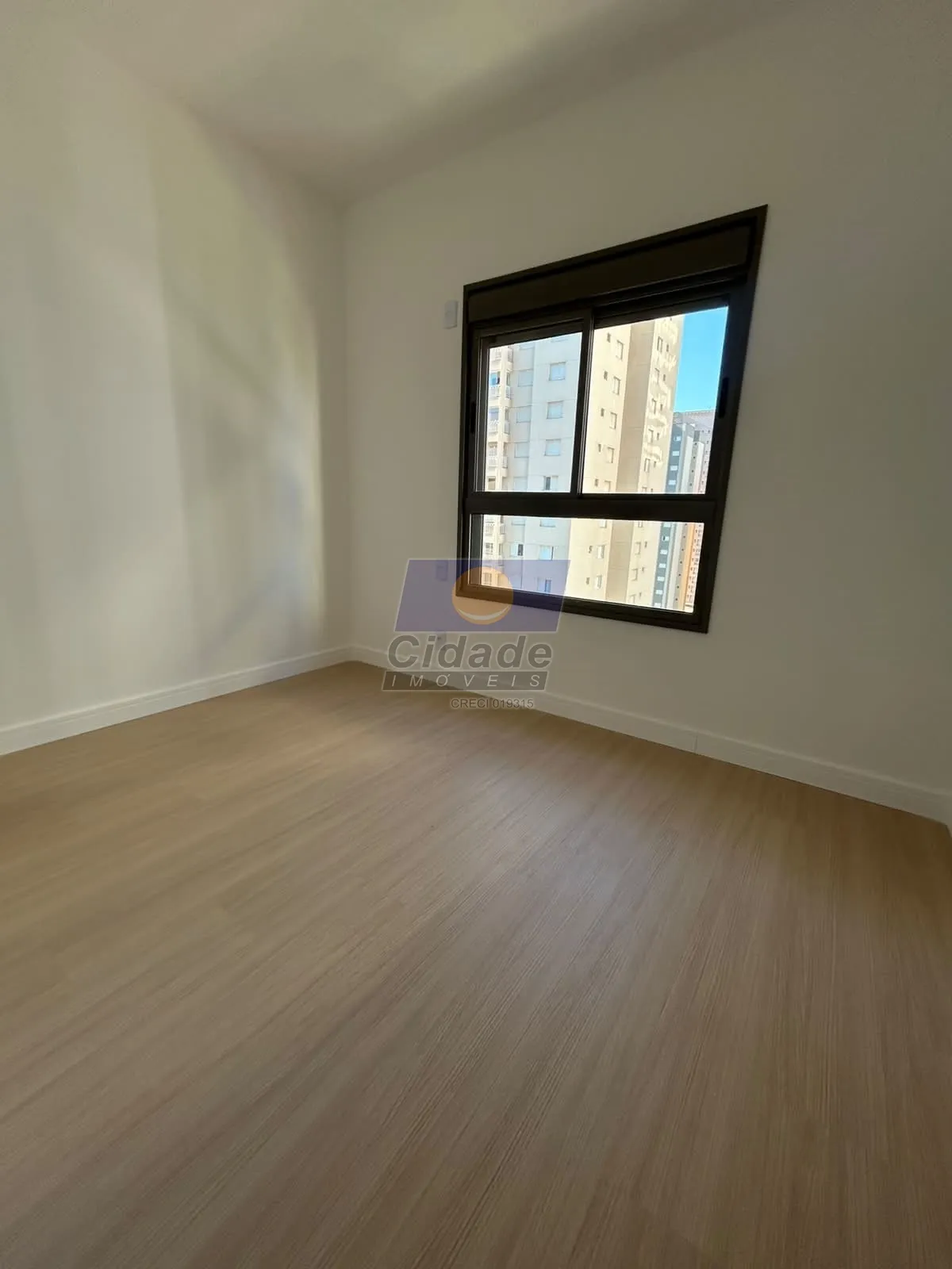 Apartamento com 3 quartos à venda, 108m² — foto 2 de 10