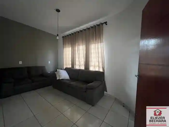 Casa com 3 quartos à venda, 155m² — foto 2 de 12