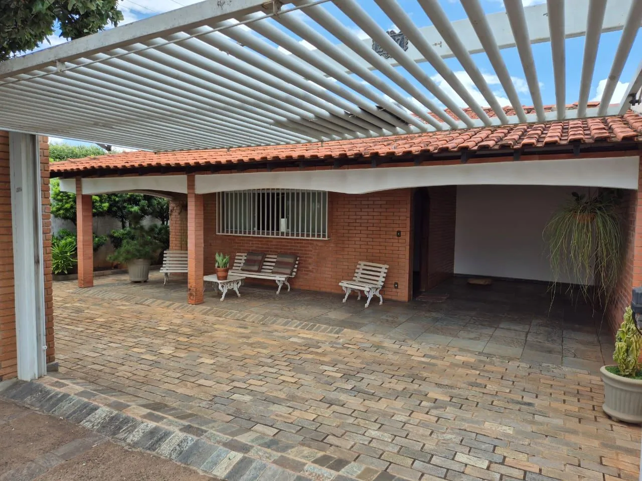 Casa com 3 quartos à venda, 360m² — foto 3 de 17